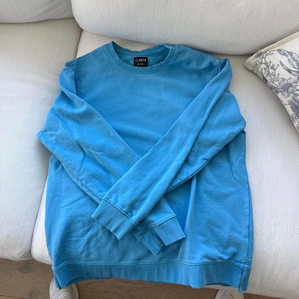 Cuts blue long sleeve crew